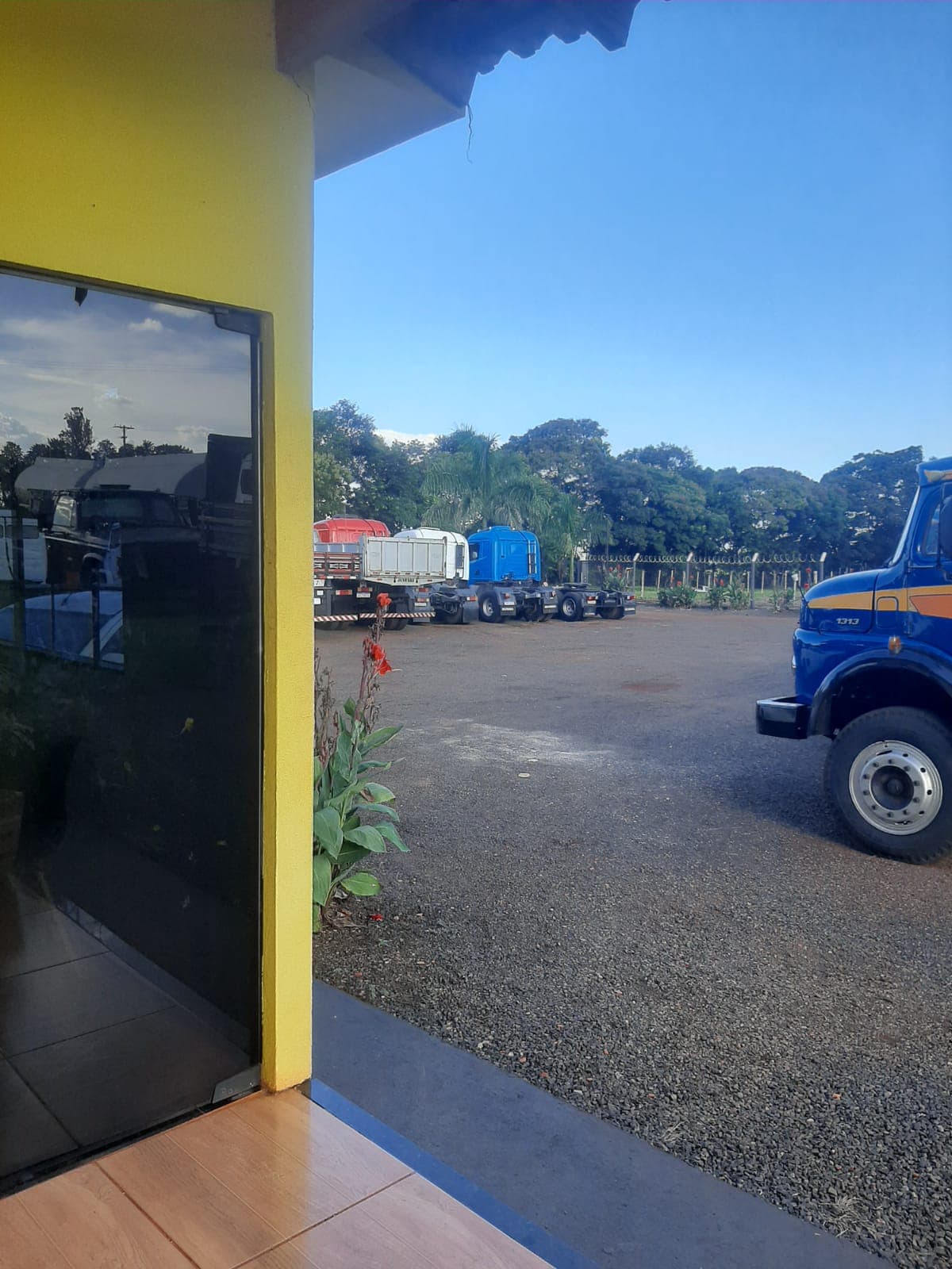 Caminhões seminovos BR Caminhões